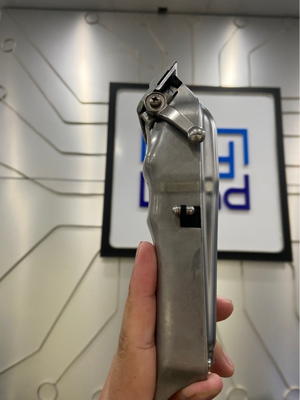 Tông đơ Wahl Senior Cordless Metal Edition - Màu bạc - Ngoại hình: 98% - Thiếu 3 bộ bọc lưỡi - FullBox