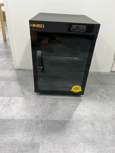 Tủ chống ẩm Hiniso AD-30C - Màu đen - Ngoại hình 98% - Kèm nguồn