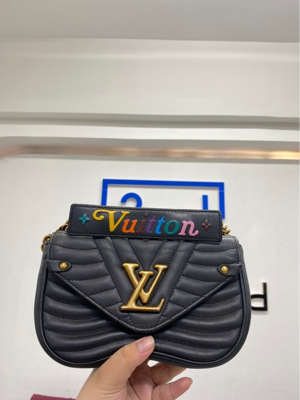 Túi đeo chéo nữ Louis Vuitton LV M51683 New Wave Chain PM Shoulder - Màu đen - Ngoại hình 98% - Body