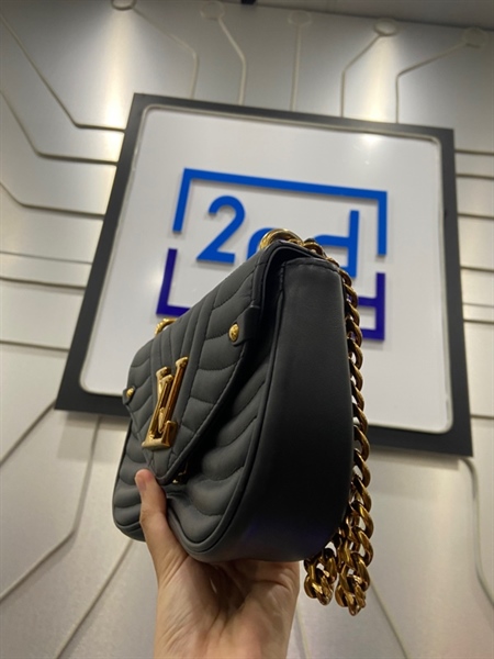 Túi đeo chéo nữ Louis Vuitton LV M51683 New Wave Chain PM Shoulder - Màu đen - Ngoại hình: 98% - Body 1