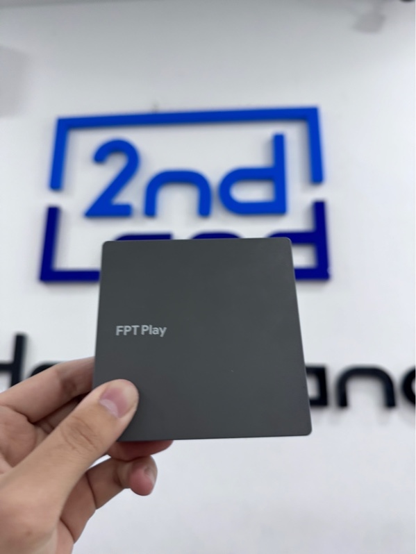 TV box FPT Play 650 - model DHRT2X - Màu đen - Ngoại hình 97% - dính keo - Kèm nguồn , remote