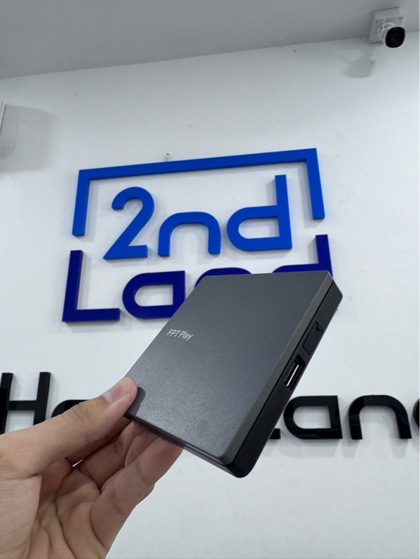 TV box FPT Play 650 - model DHRT2X - Màu đen - Ngoại hình 97% - dính keo - Kèm nguồn , remote