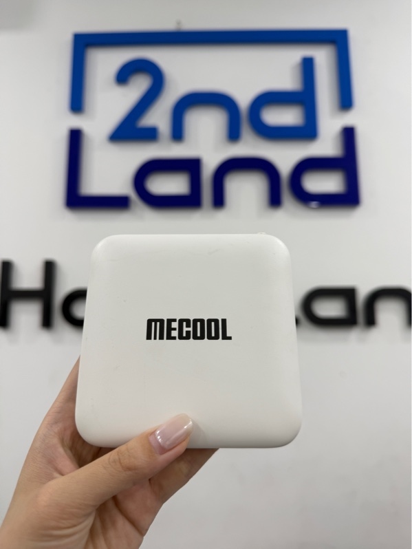 TV box Mecool model KM2 - Màu trắng - Ngoại hình 97% - ố nhẹ - Kèm nguồn , remote