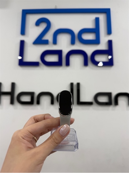 Vòng đeo tay thông minh Xiaomi band 10 - Bản quốc tế - Màu bạc - Ngoại hình 98% - viền xước nhẹ - Kèm sạc