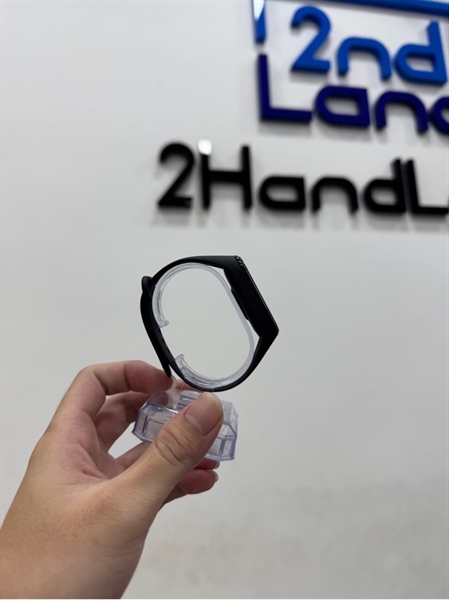 Vòng đeo tay thông minh Xiaomi Mi Band 4 - Màu đen - Ngoại hình 97% - Kèm sạc 1