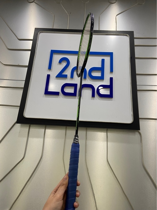 Vợt cầu lông Li-Ning Turbo Charging 20D - Màu xanh đen - Ngoại hình: 97% - Tróc sơn phần đầu và viền nhiều - Body