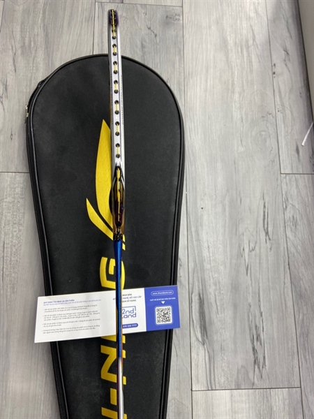 Vợt cầu lông Lining 3D Calibar 200 - S2-G5 30LBS - Màu vàng xanh - Ngoại hình: 98% - Trầy sườn trên - Kèm túi 1