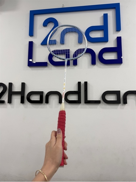 Vợt cầu lông Victor auraspeed 8000 - Màu trắng xanh - Ngoại hình 97% - Vợt trầy , tróc sơn - Body