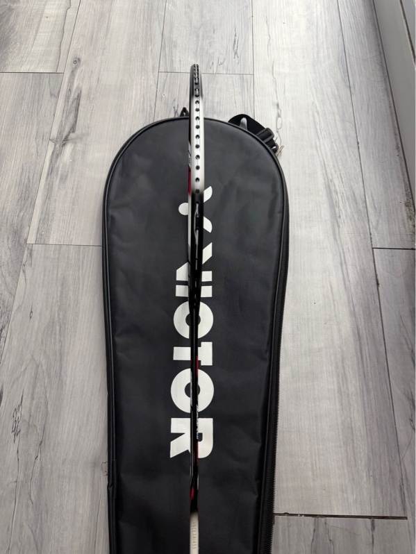 Vợt cầu lông victor AuraSpeed 9990 - 4U|5G-30 LBS - Màu đen - Ngoại hình: 98% - Tróc sơn nhẹ trên, thay dây 1 lần - Kèm túi