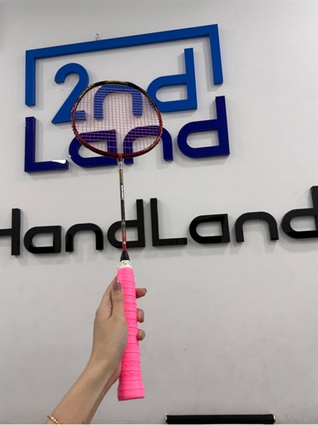 Vợt cầu lông Victor Iron Man metalic - Màu đỏ đen - Ngoại hình 96% - trầy nhiều , tróc sơn nặng - Kèm túi đựng 2