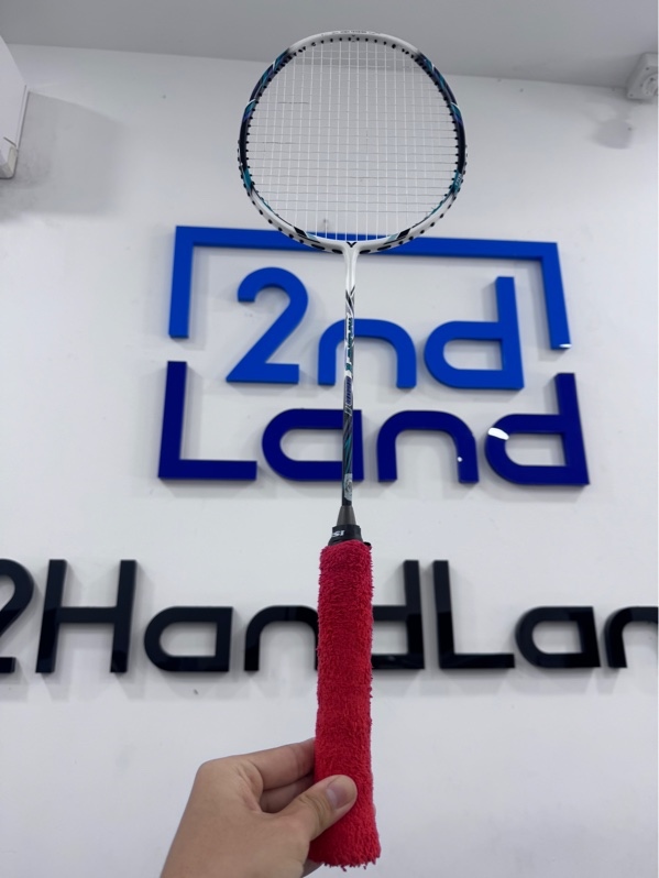 Vợt cầu lông Victor Thruster K 220H II - Màu trắng - Ngoại hình 96% - trầy xước nhiều , tróc sơn nhiều chỗ - Body