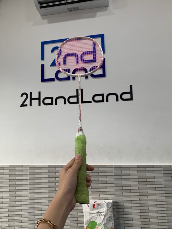 Vợt cầu lông VS titan 1000 - Màu hổng - Ngoại hình: 96% - Trầy nặng - Body