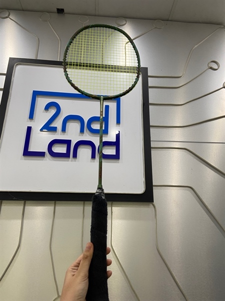 Vợt cầu lông VS YouLong - 24 - 36 LBS - 82+2g , 305+3mm - Màu xanh - Ngoại hình: 97% - Đã thay dây, vợt trầy nhiều chỗ - Body 2