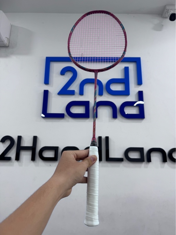 Vợt cầu lông VSE YouLong bản Tết 2024 - Màu đỏ - Ngoại hình 97% - Tróc chữ in, tróc sơn 2 chỗ, trầy xước - Kèm 1 vali