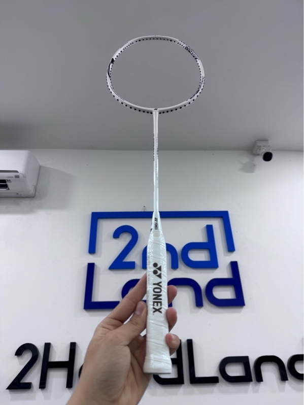 Vợt cầu lông Yonex Astrox 10 - Màu trắng - Ngoại hình 99% - chưa cước, 4u - Kèm túi đựng - Còn BH đến 1/12/2026