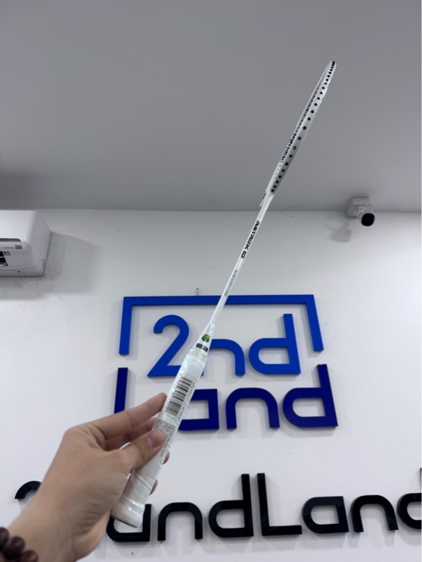 Vợt cầu lông Yonex Astrox 10 - Màu trắng - Ngoại hình 99% - chưa cước, 4u - Kèm túi đựng - Còn BH đến 1/12/2026