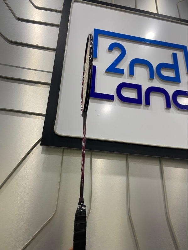 Vợt cầu long Yonex Astrox 100 game ( phiên bản Kurenai ) - Màu nâu trắng - Ngoại hình: 97% - Body