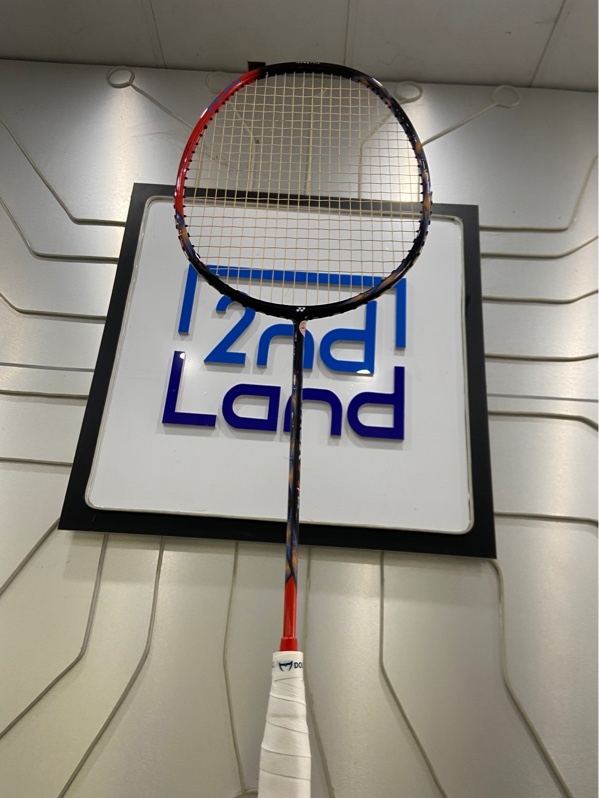 Vợt cầu lông Yonex Astrox 77 Play - Màu cam đen - Ngoại hình: 98% - Cước 1 - Body