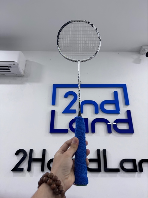Vợt cầu lông Yonex Astrox 99 Pro - Màu trắng đen - Ngoại hình 97% - Xước nhiều , tróc sơn - Body