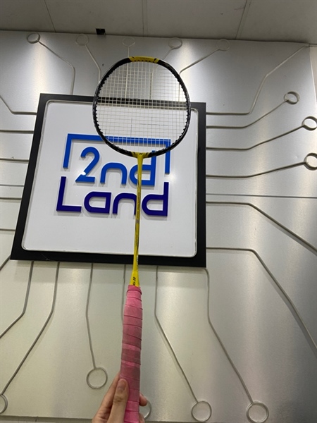 Vợt cầu lông Yonex Nanoflare 1000Z - Màu vàng - Ngoại hình: 97% - Trầy sơn 4 chỗ, đã hàn - Kèm túi