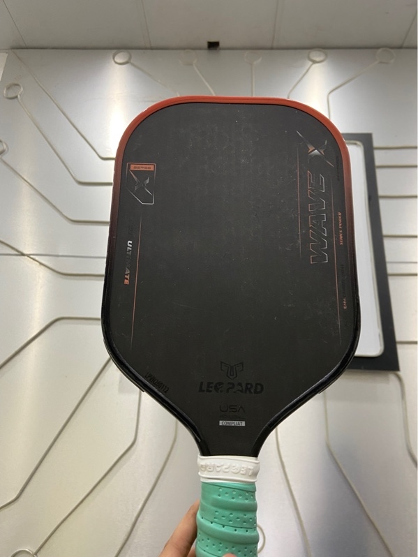 Vợt LEOPARD Wave X Pro Ultimate - Màu cam đen - Ngoại hình: 97% - Xước thân - Body