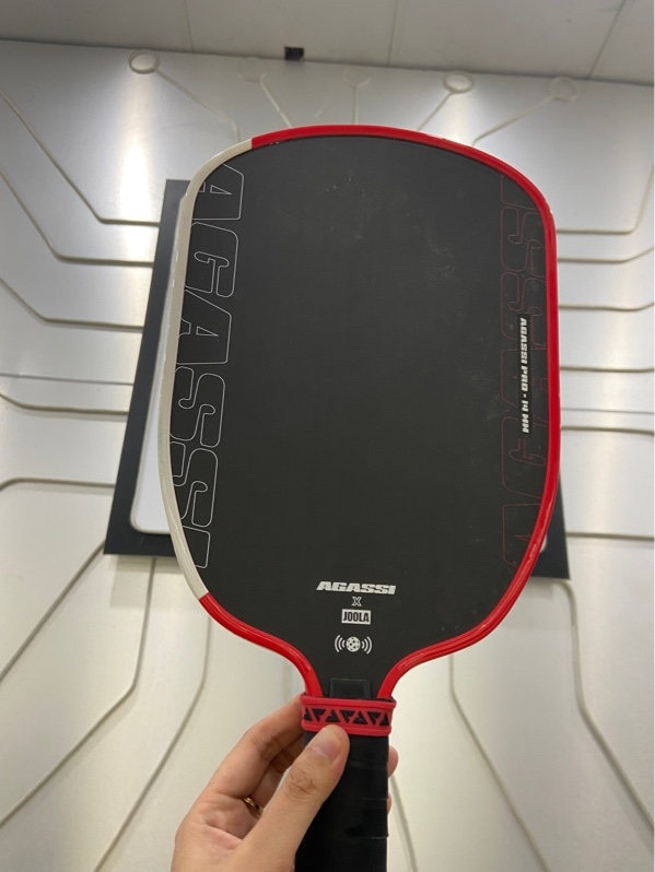 Vợt pickleball Joola Agassi Pro - Màu đỏ - Ngoại hình: 97% - xước sườn - Kèm túi
