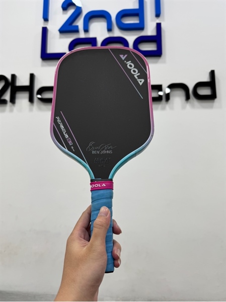 Vợt Pickleball Joola Ben Johns Perseus 3S 16mm - Màu hồng xanh - Ngoại hình 97% - HÀNG CHẾ TÁC - Dán viền bảo vệ, cấn cán vợt, trầy xước - Kèm túi đựng (Sản Phẩm Không Bảo Hành)