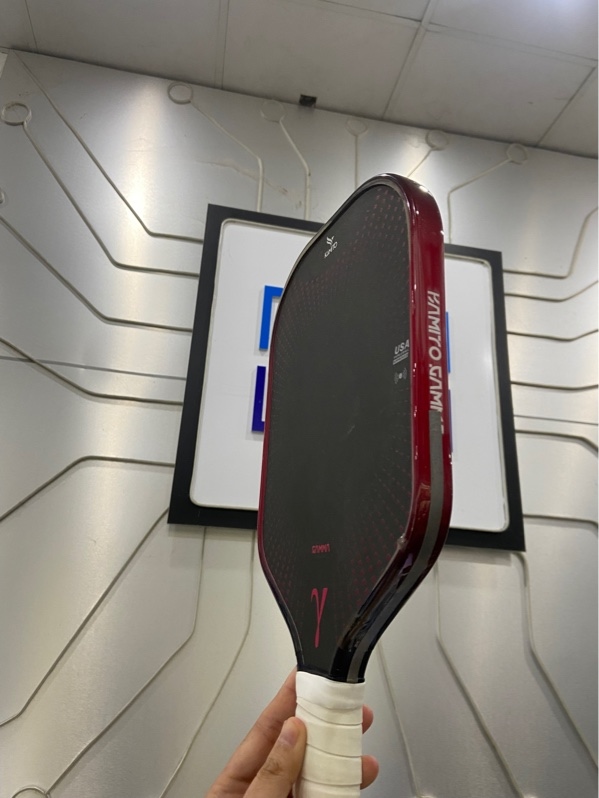 Vợt Pickleball Kamito Gamma - 16mm - Màu đỏ đen - Ngoại hình: 97% - Mặt vợt trầy nhẹ, viền trầy xướt nhiều - Body