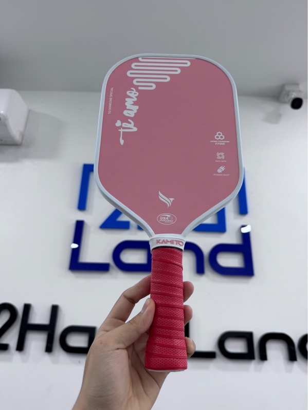 Vợt Pickleball Kamito Tiamo - Màu hồng - Ngoại hình 98% - Mặt vợt trầy - Body