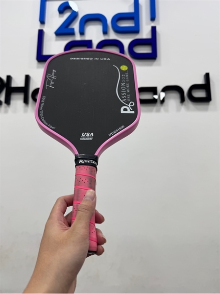 Vợt Pickleball Passion 002 - PR03 T700 CARBON FIBER - Màu hồng - Ngoại hình 97% - Body