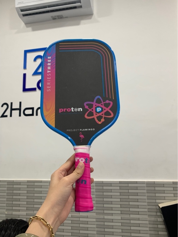 Vợt Pickleball Proton Series Three - Bản giới hạn "Phoenix Flames Vietnam Tour 298/300 - Màu xanh đen - Ngoại hình: 97% - Trầy đầu vợt - Kèm túi