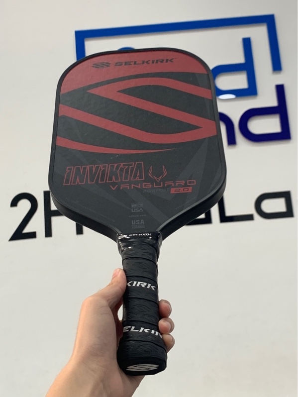 Vợt pickleball Selkirk Invikta Vanguard Power Midweight Carbon - Màu đen - Ngoại hình: 96% - Trầy xước - Body
