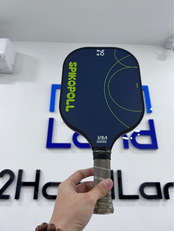 Vợt Pickleball Spikopoll SPI - Màu xanh - Ngoại hình 96% - Tay vợt đen, mặt trầy nhiều. Viền trầy - Body