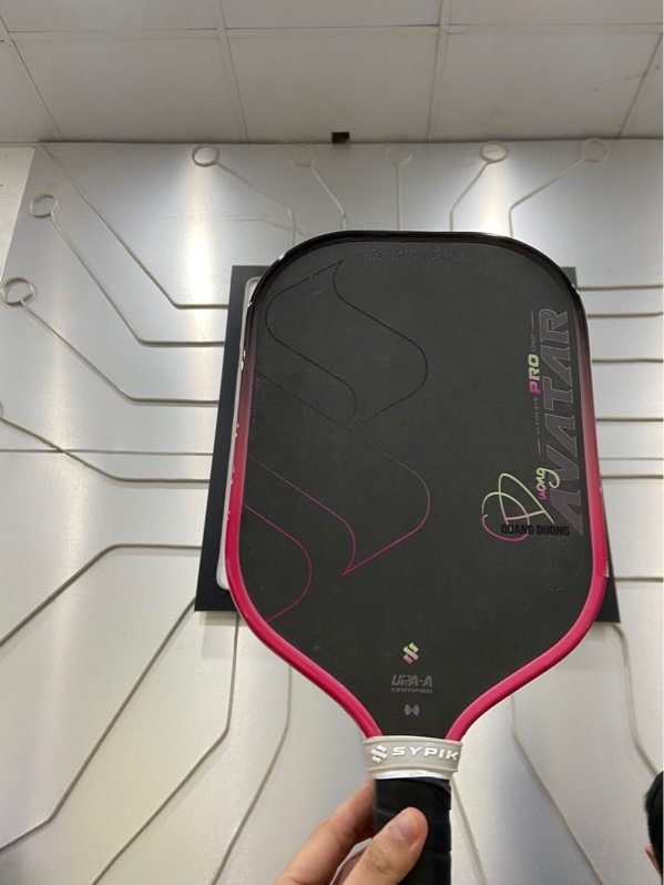 Vợt pickleball Sypik Avatar Ultimate Pro Tour - Màu đỏ đen - Ngoại hình: 97% - Trầy viền nhẹ, mặt vợt trầy theo thời gian - Body