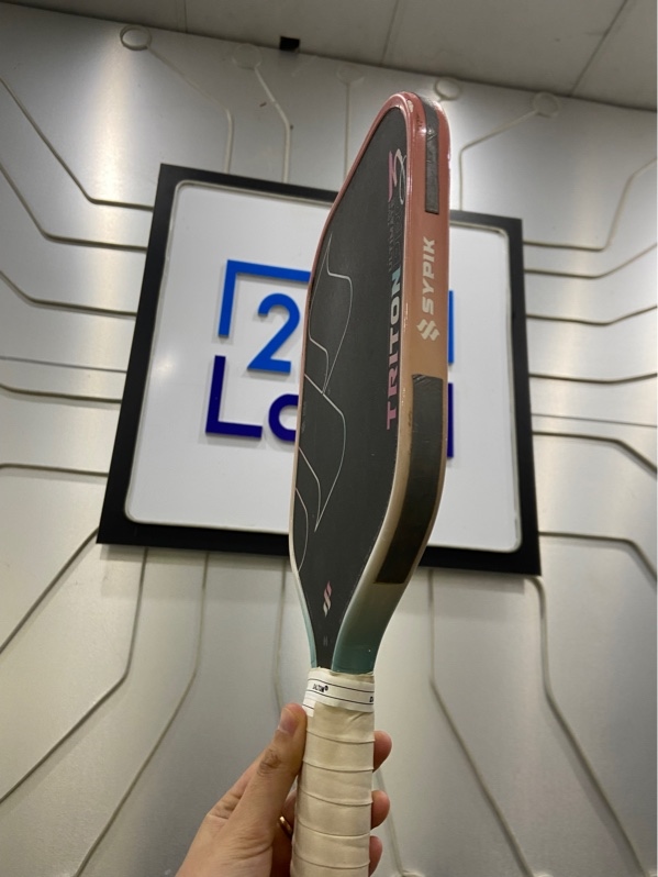 Vợt pickleball Sypik Triton Pro 3 Ultimate - Màu hồng - Ngoại hình: 97% - Xước sườn nhiều - Body