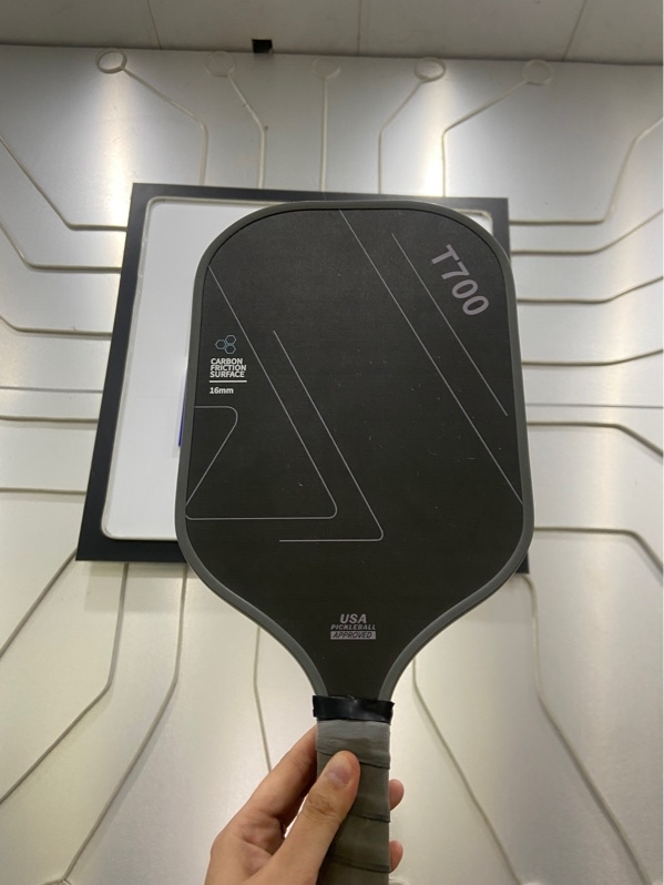 Vợt Pickleball T700 Carbon 16mm Siêu Nhẹ - Màu đen xám - Ngoại hình: 97% - Trầy sườn , mòn nhám - Body