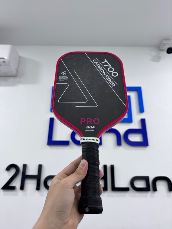 Vợt pickleball T700 Carbon Fiber Pro - Màu đen đỏ - Ngoại hình 97% - Mặt vợt trầy, viền trầy xước, tróc da tay cầm - Body
