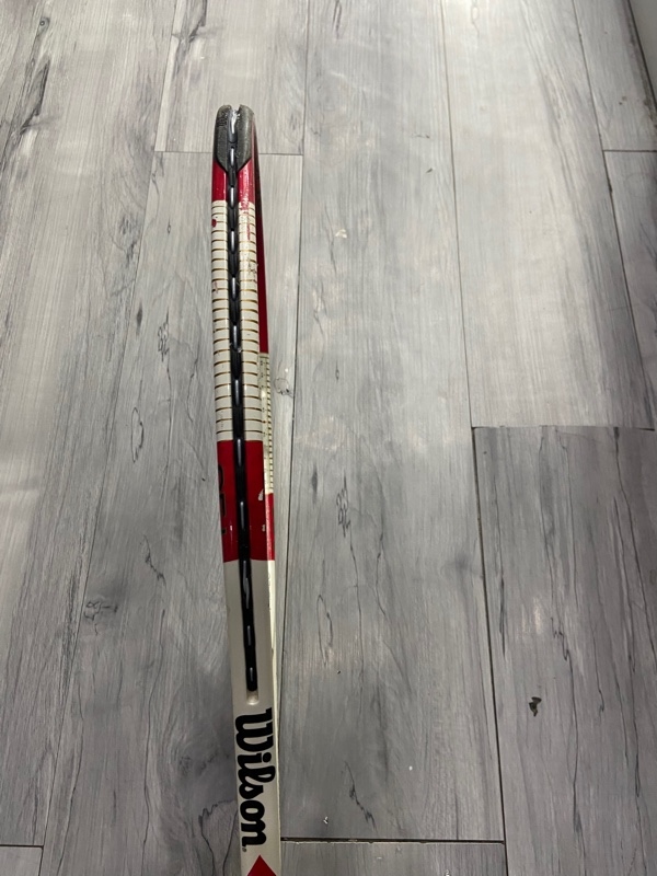 Vợt tennis Wilson Amplifeel 360 - Màu đỏ trắng - Ngoại hình: 97% - Body