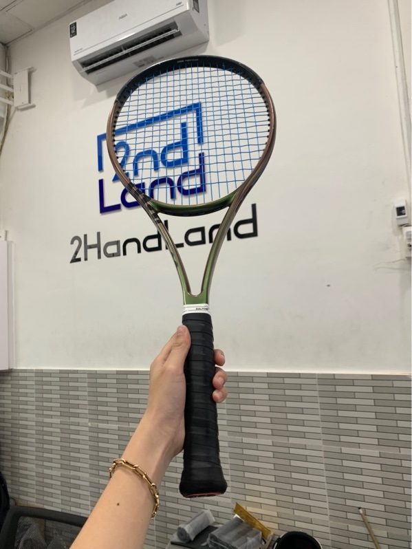 Vợt Tennis Wilson BLADE 98 V8.0 305gram - Màu xanh - Ngoại hình: 96% - Trầy nhiều - Body