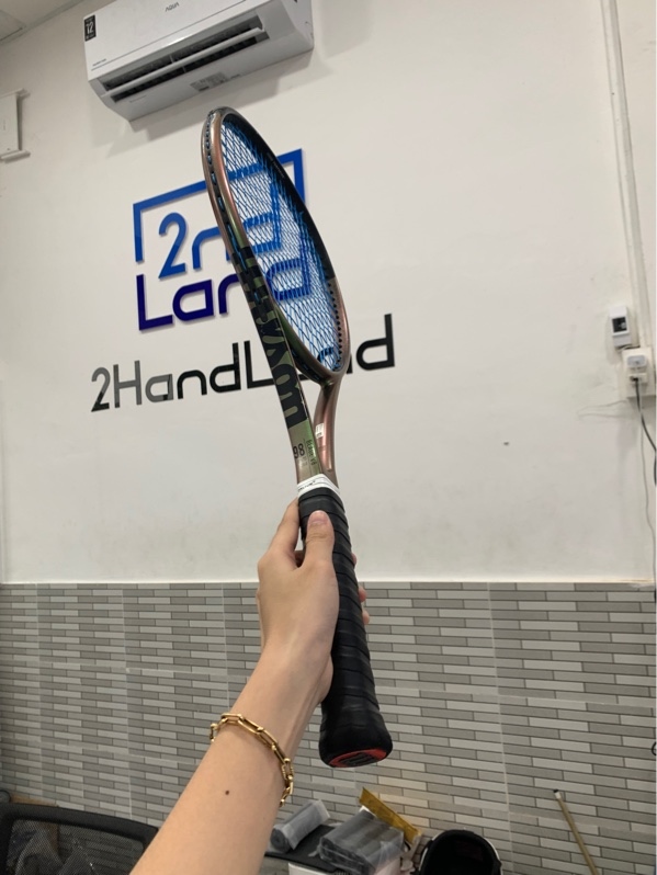 Vợt Tennis Wilson BLADE 98 V8.0 305gram - Màu xanh - Ngoại hình: 96% - Trầy nhiều - Body