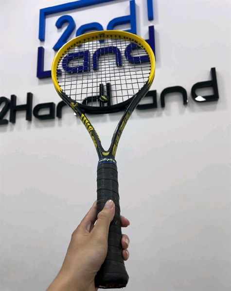 Vợt Tennis Wilson Minions Clash 100L V2.0 (280gr) - WR0130111U2 - Màu vàng đen - Ngoại hình 97% - Body