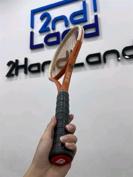 Vợt Tennis Wilson Roland Garros Team 102 (249GR) -WR168610U2 - Màu trắng cam - Ngoại hình 97% - Body 2