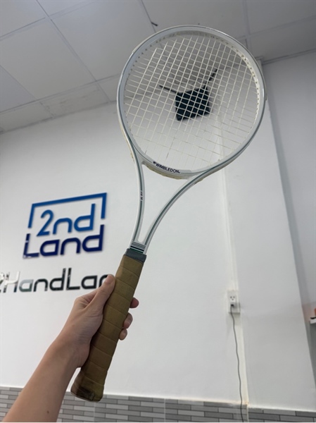 Vợt tennis Wimbledon HM-98 HIGH Modulus Graphite Grip 41/4 - Size 98 - ngoại hình: 97% - màu trắng - kèm túi - đã thay dây