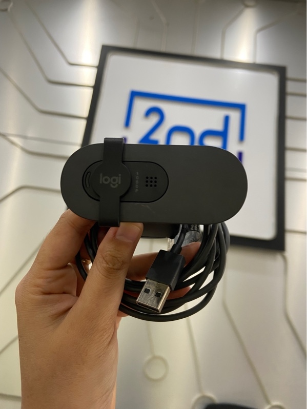 Webcam Logitech Brio 100 Full HD 1080p Model VU0072 - Màu đen - Ngoại hình: 97% - Body
