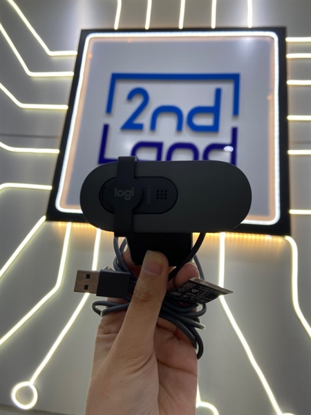 Webcam Logitech Brio 100 - Màu đen - Ngoại hình: 98% - Body