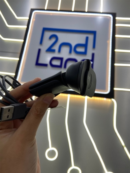 Webcam Logitech Brio 100 - Màu đen - Ngoại hình: 98% - Body 1