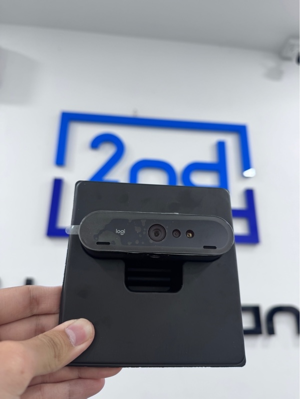 Webcam Logitech Brio 4K - Màu đen - Ngoại hình 97% - Cấn góc - Kèm box