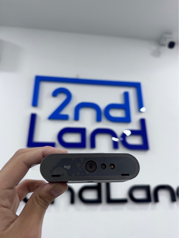 Webcam Logitech Brio 4K - Màu đen - Ngoại hình 97% - Cấn góc - Kèm box