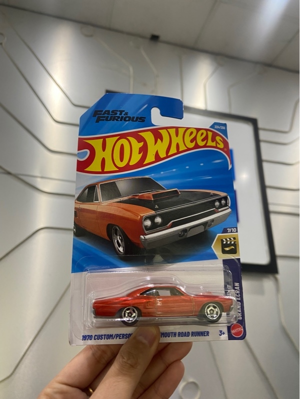 Xe Hot Wheels 1970 Custom - Màu Cam - Newseal