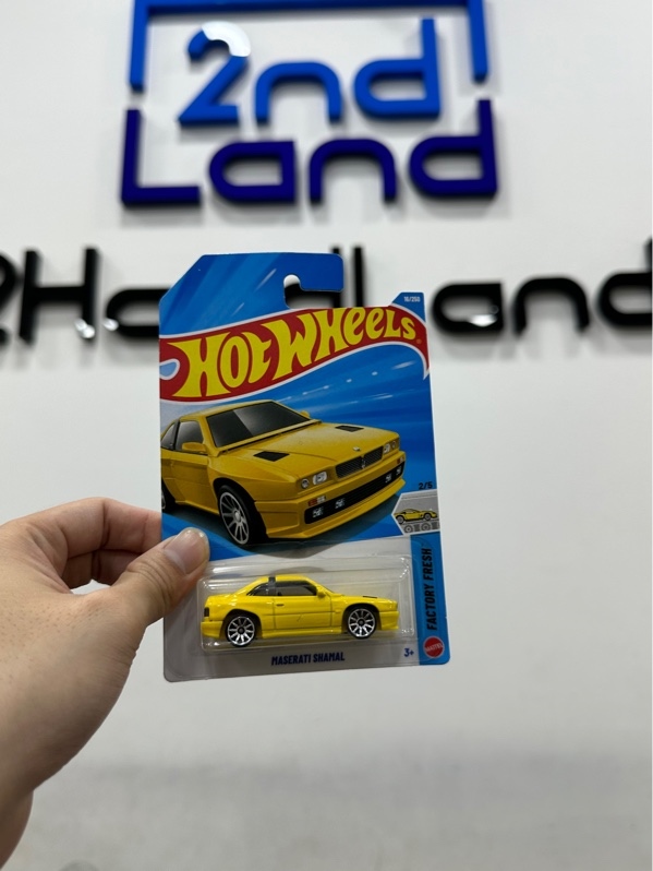 Xe mô hình đồ chơi cơ bản Hotwheels 1:64 - Maserati Shamal - Newseal